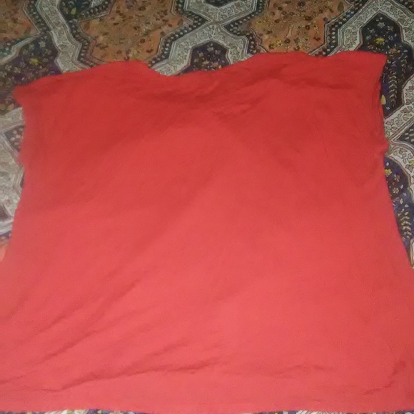 Cold shoulder Tee - Picture 4 of 4